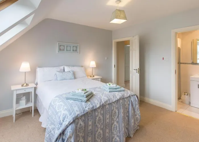 Сasa de vacaciones Delightful Just Steps From Town *